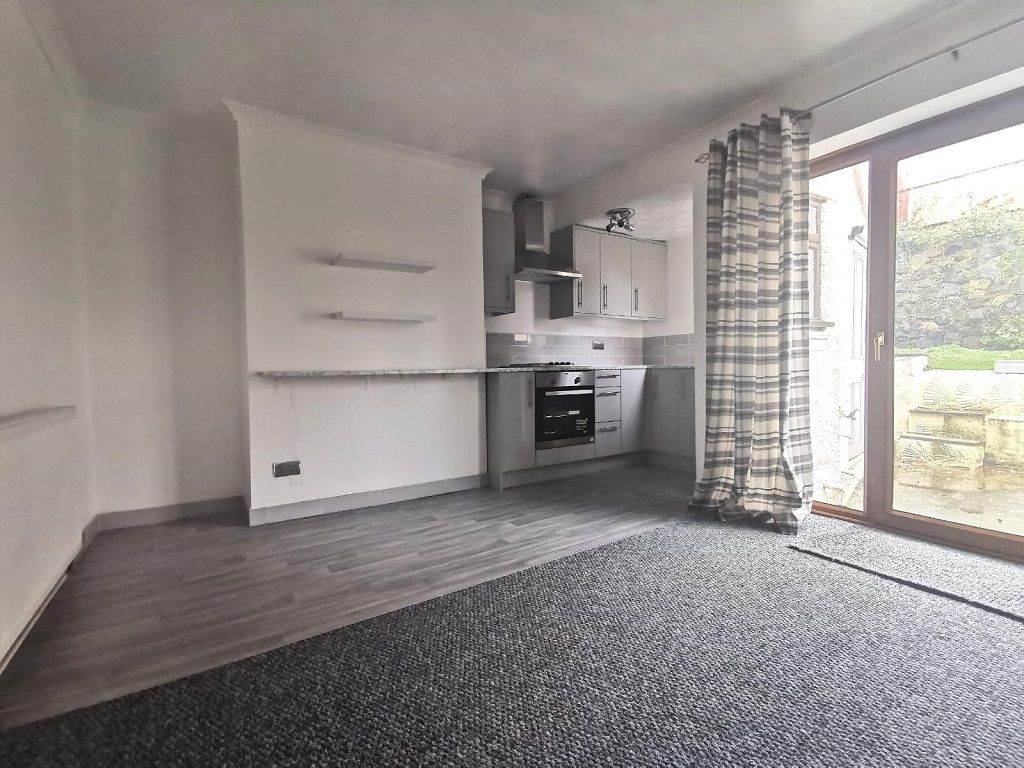 Property photo 3 of 8 Dining Room