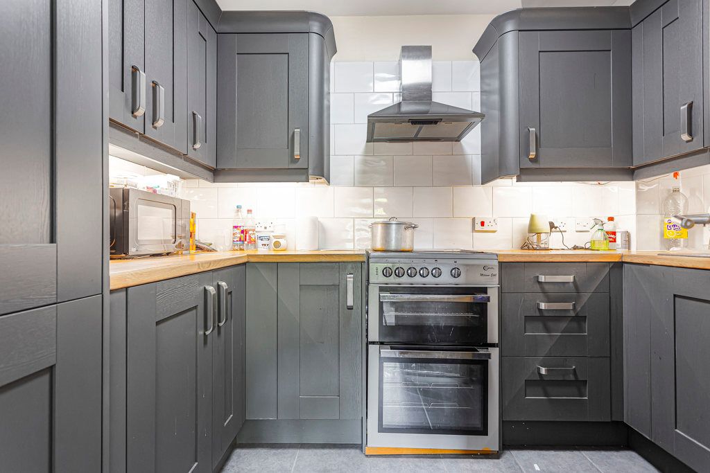 Property photo 3 of 16 Kitchen
