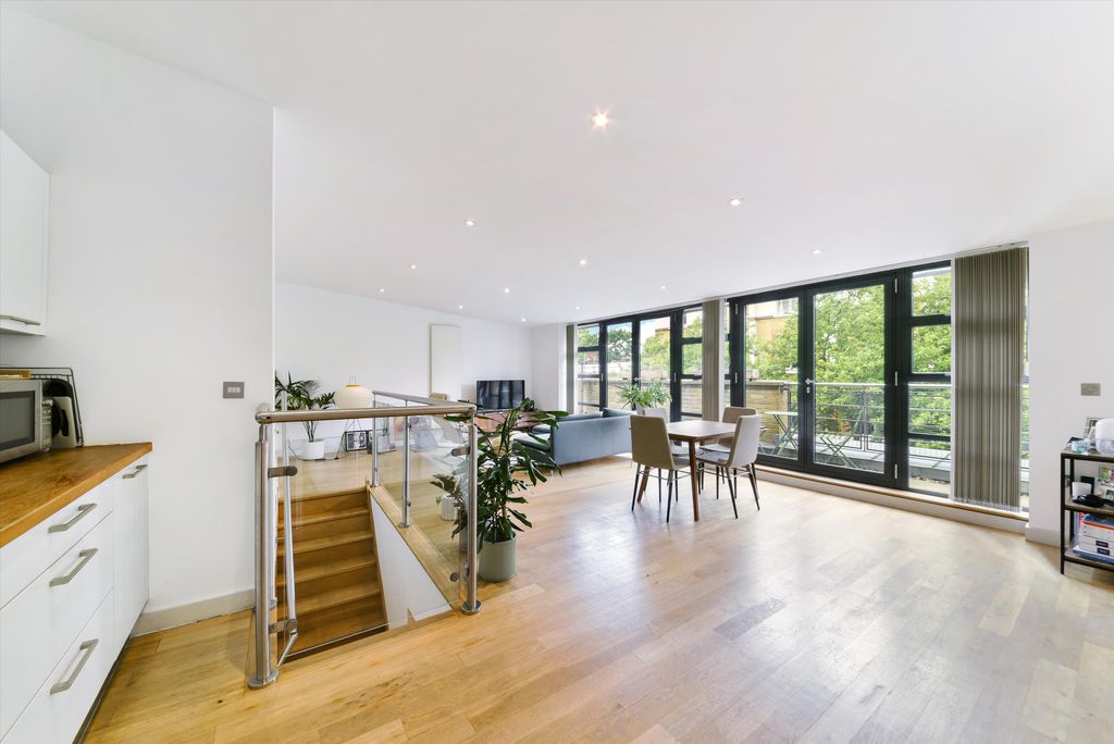 Property photo 2 of 16 Image