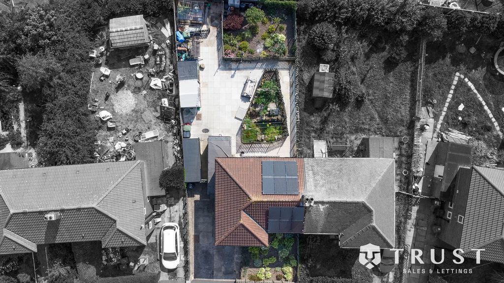 Property photo 2 of 30