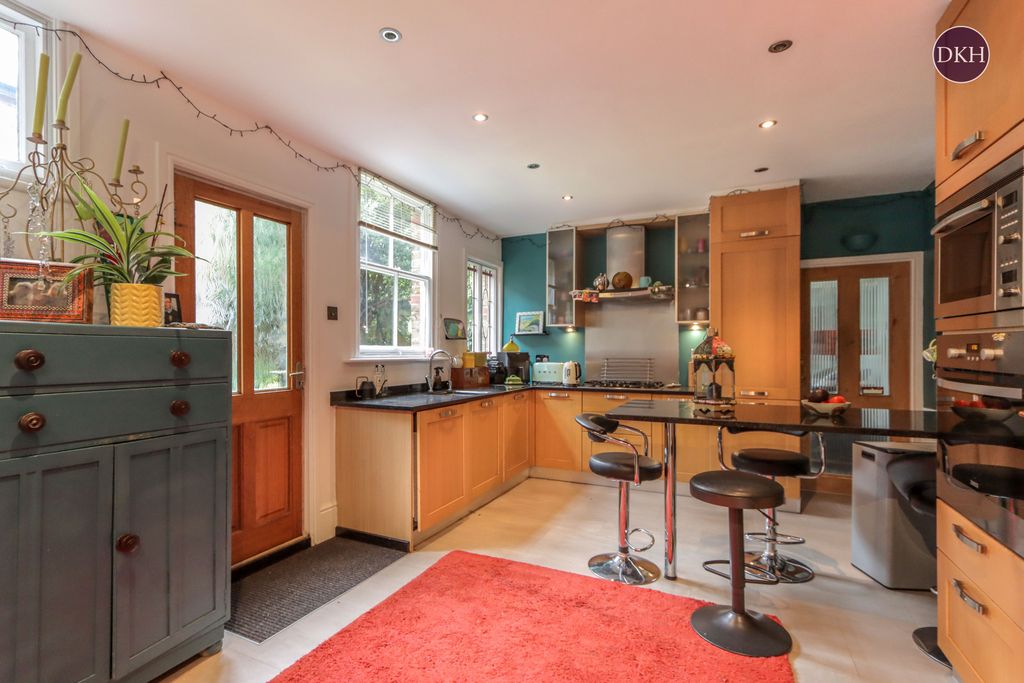 Property photo 3 of 16 Picture No. 05