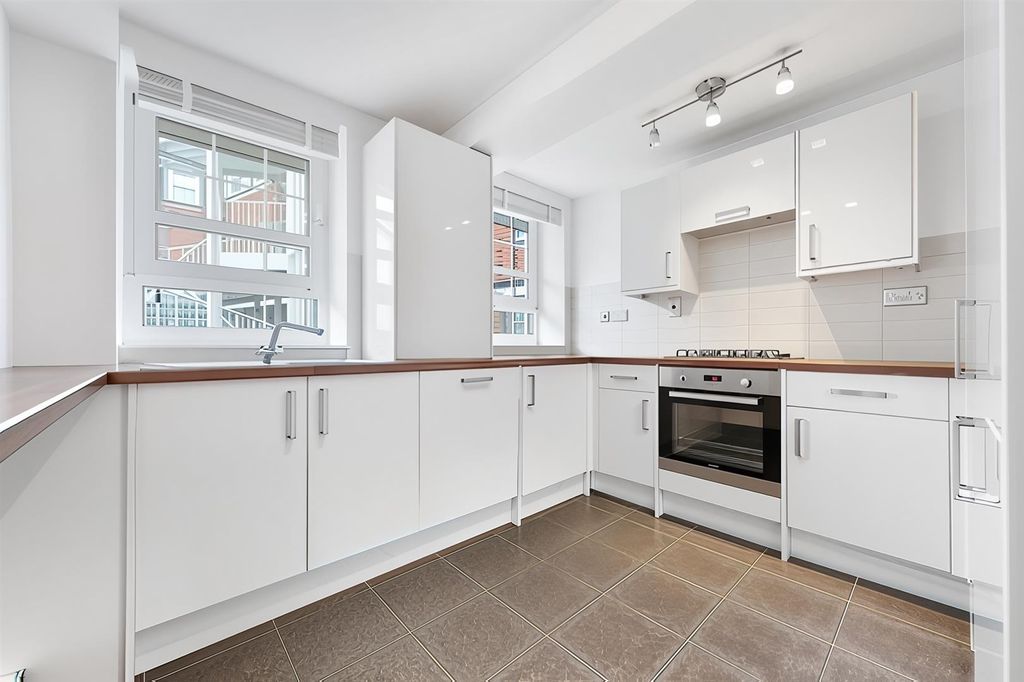 Property photo 2 of 14 03F18217d4Eafc8A9274548d18508cc0B512d634_Imgupscal