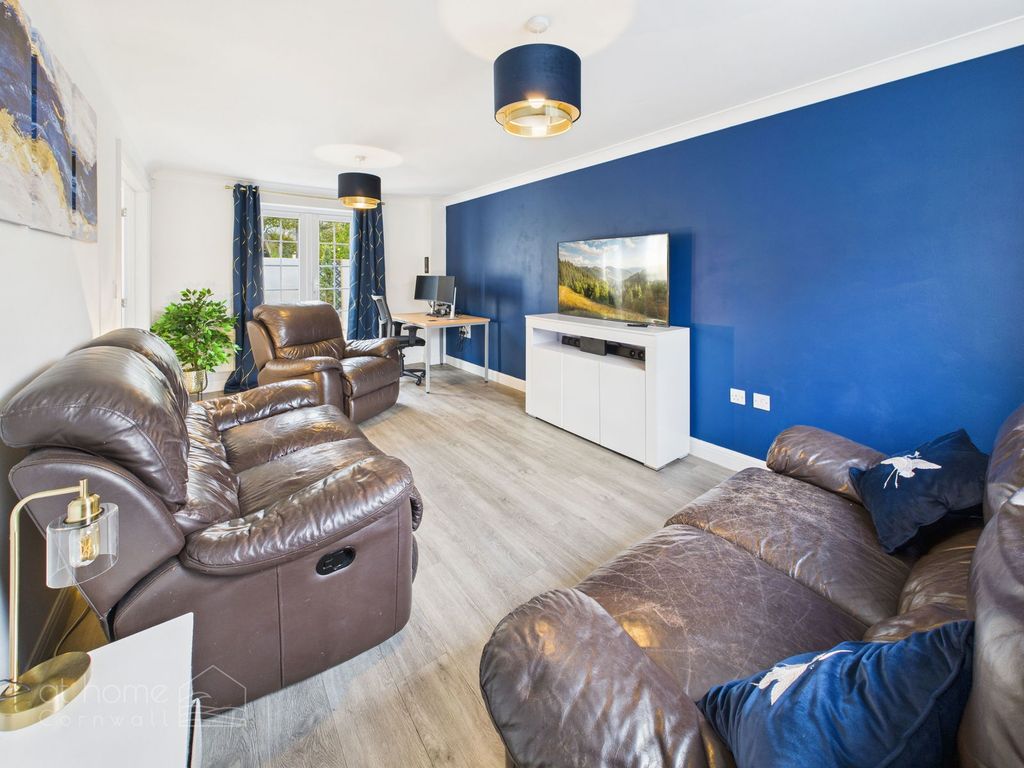 Property photo 3 of 31