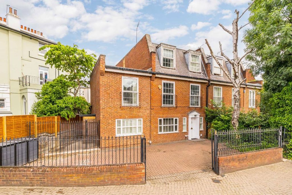 Property photo 1 of 10