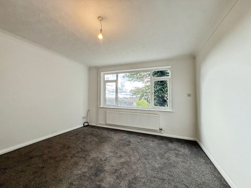 Property photo 3 of 9 Living Room