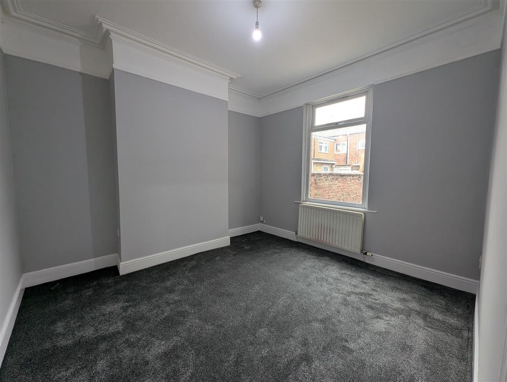Property photo 3 of 9 Dining Room