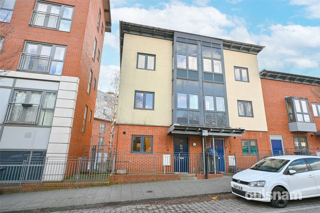 Property photo 2 of 37 Picture No. 02