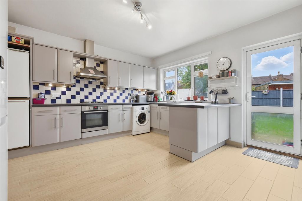 Property photo 3 of 30 Img_8986.Jpg