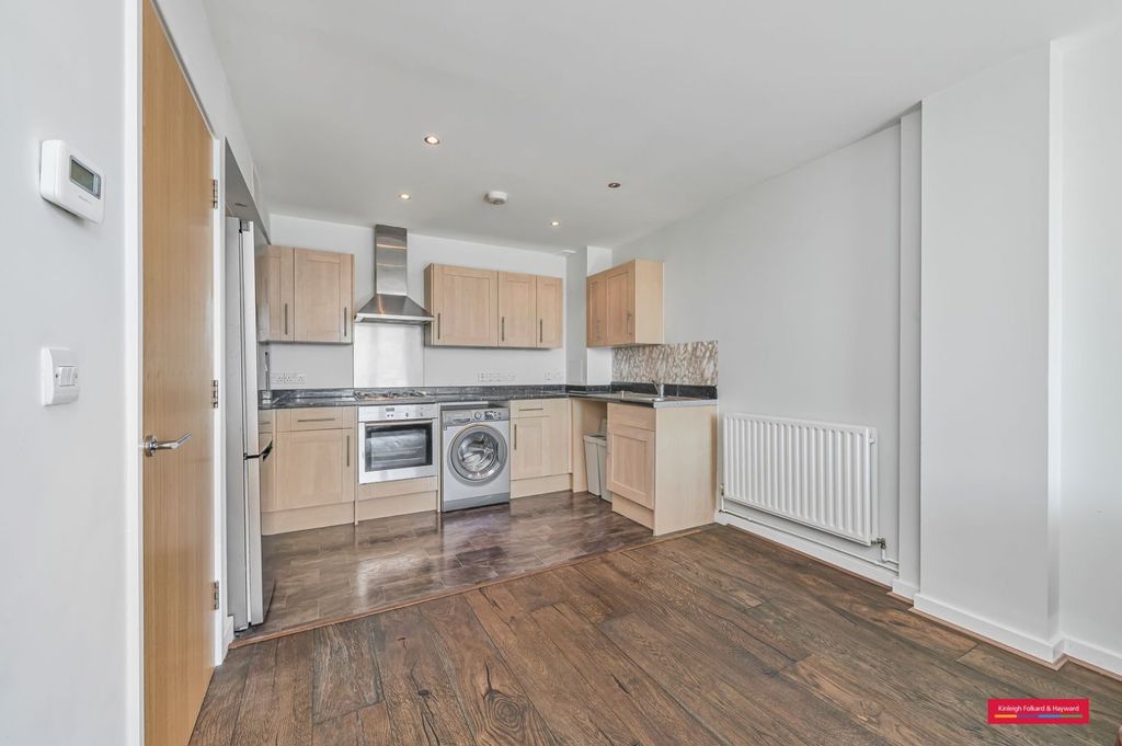 Property photo 3 of 8 Picture No. 17