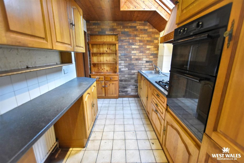 Property photo 3 of 26 11 (75).Jpg