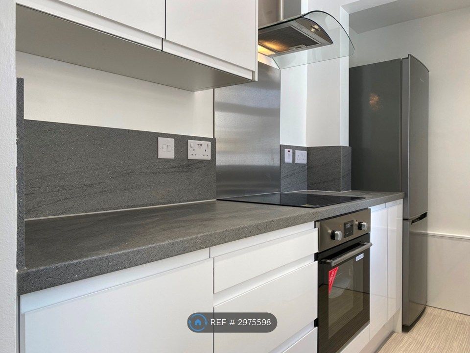 Property photo 1 of 17 Kitchen