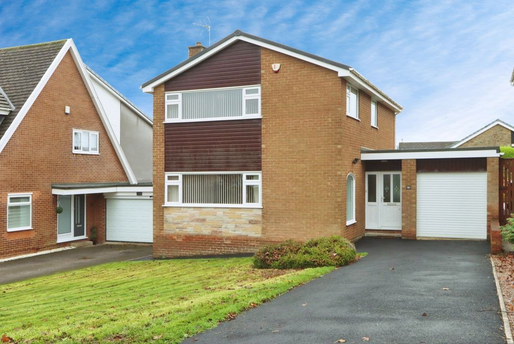 Property photo 1 of 17 Front