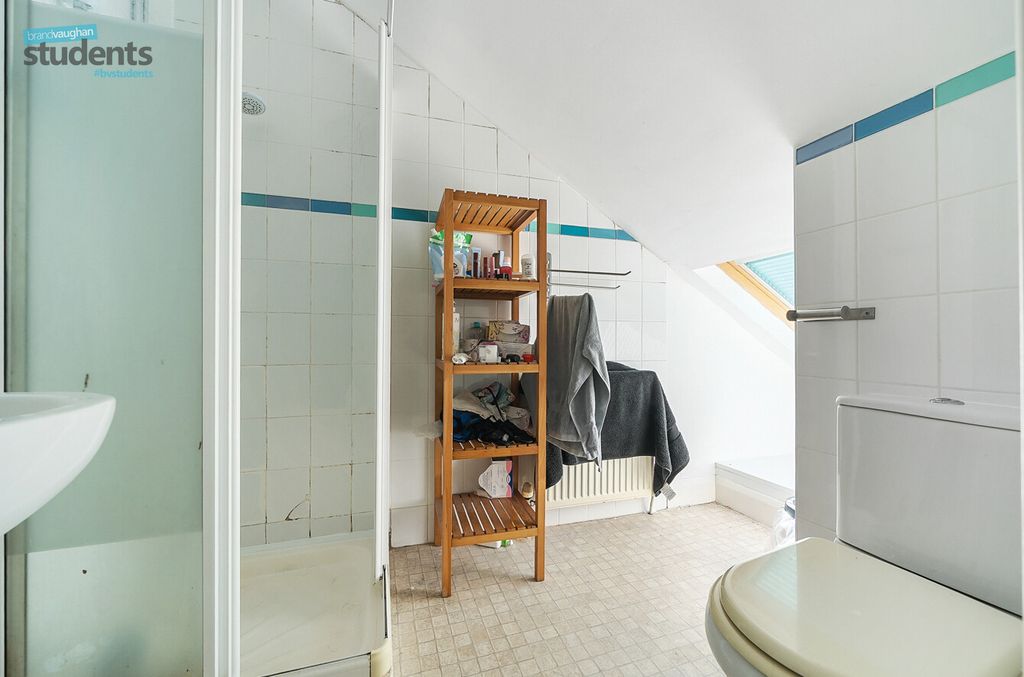 Property photo 3 of 12 2F1A02B7-171c-4c1...