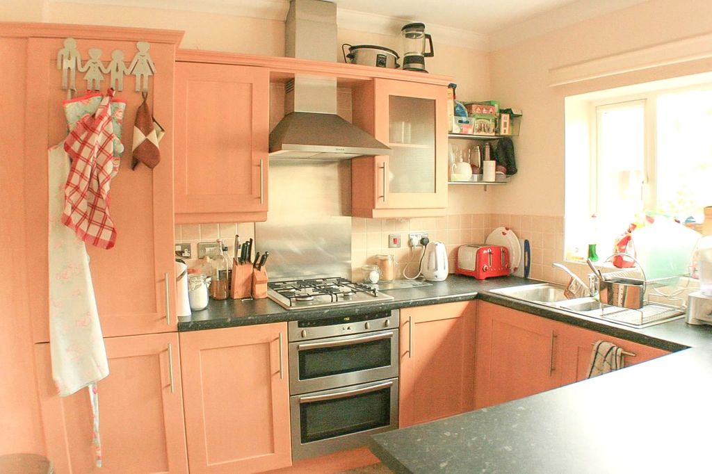 Property photo 2 of 10 Picture No. 29