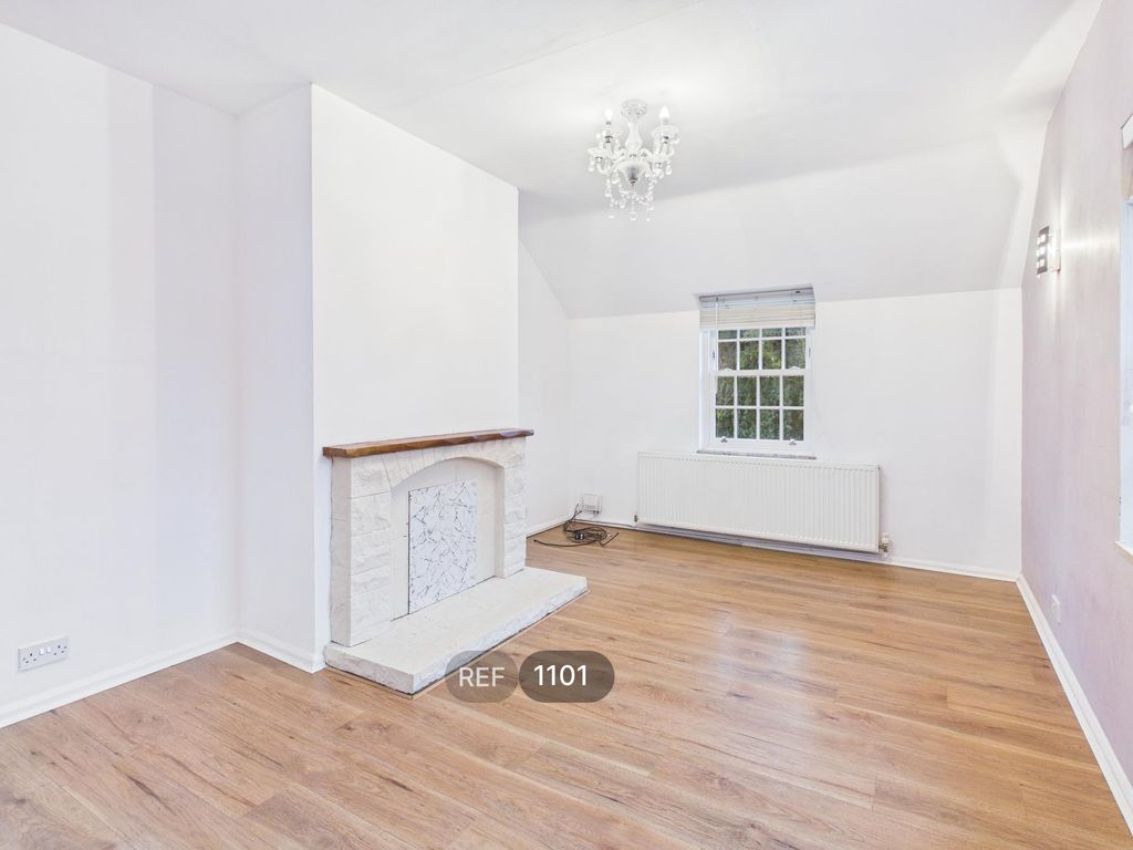 Property photo 3 of 25 Living Room