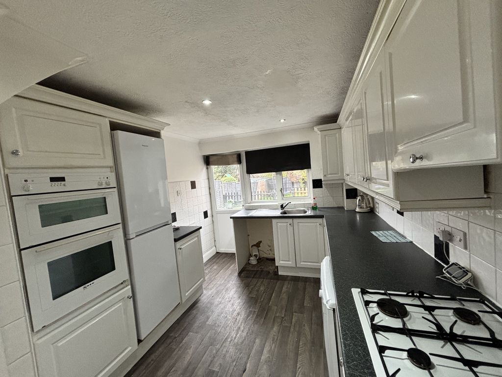 Property photo 1 of 9 A Well Presented Three Bedroom House