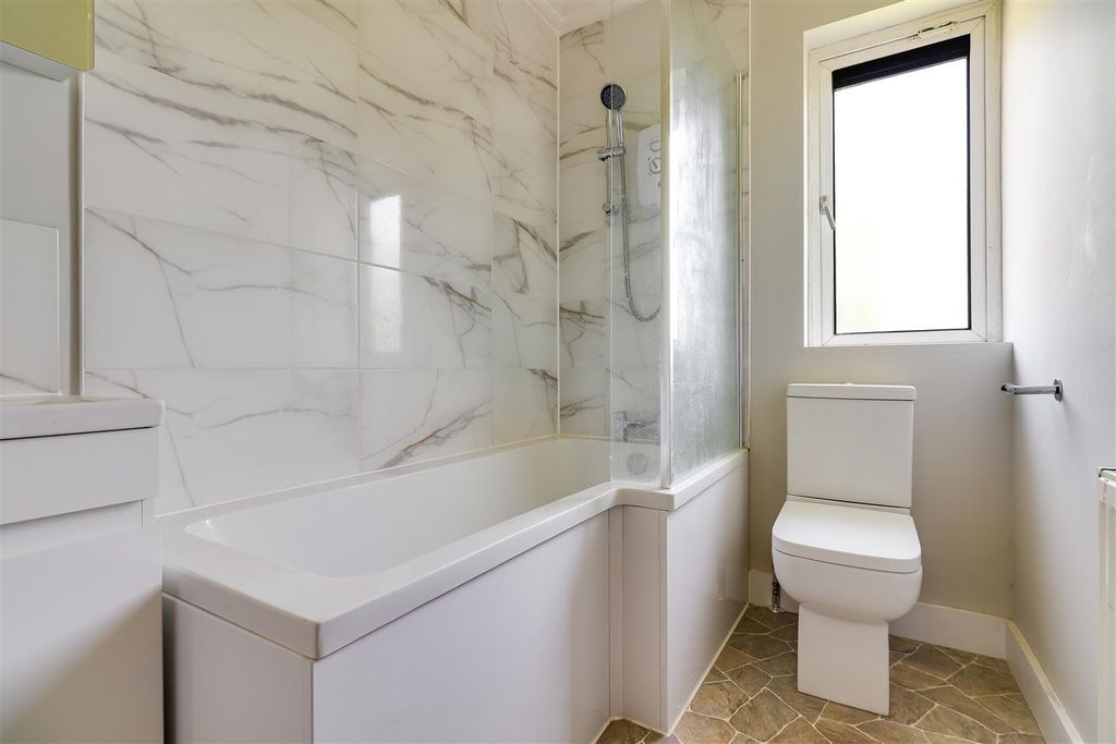 Property photo 3 of 16 Img (6).Jpg