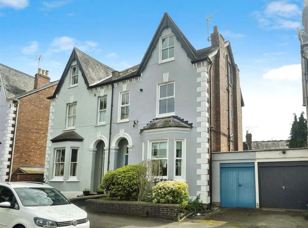 Property photo 1 of 12
