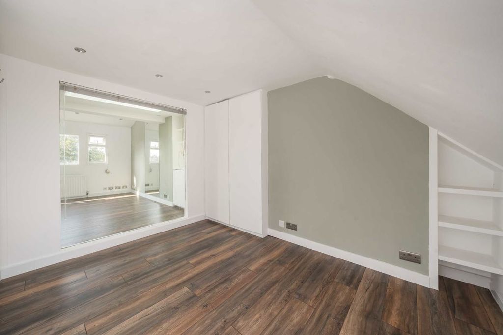 Property photo 2 of 6