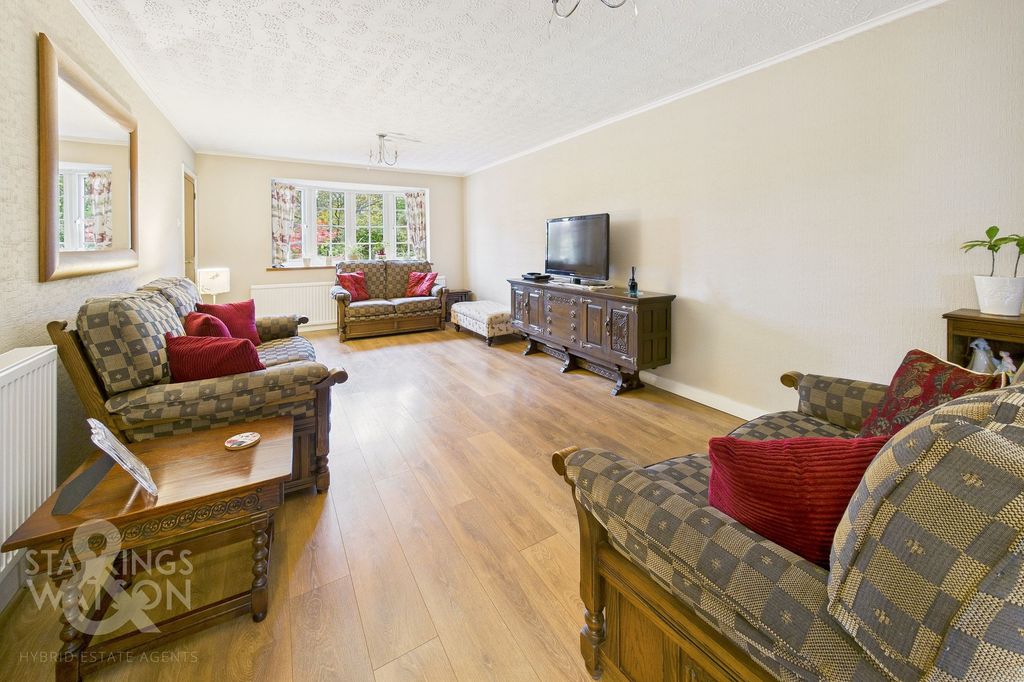 Property photo 2 of 26