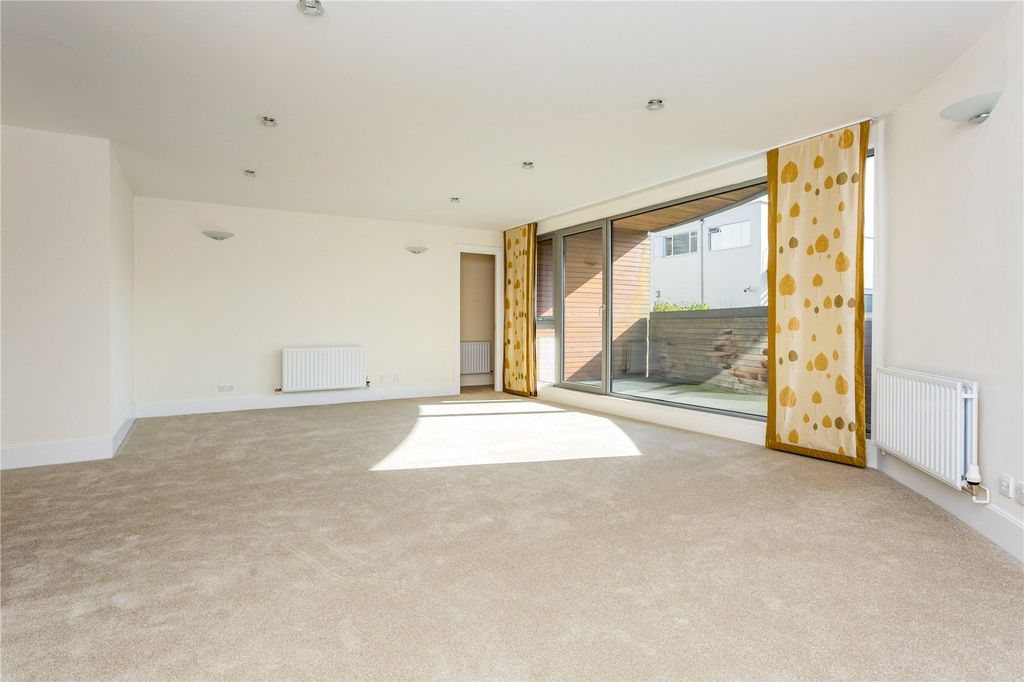 Property photo 2 of 9 Picture No. 07