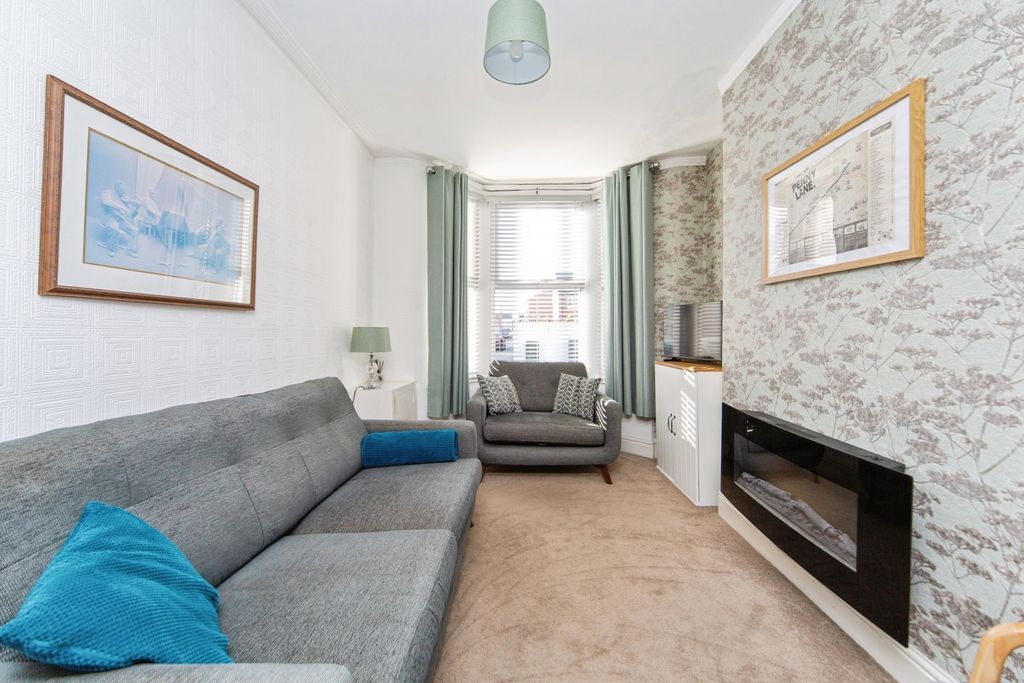 Property photo 3 of 18 Pbox-Img.Jpg