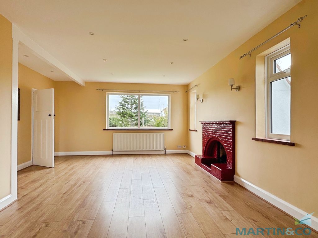 Property photo 3 of 12 43E9d2Ab--46B0-B5Df-0E7B0129A99F-10250-00000510715