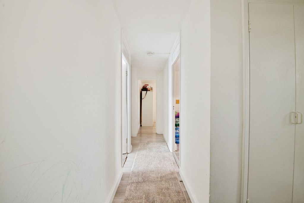 Property photo 2 of 17 Pbox-Img.Jpg