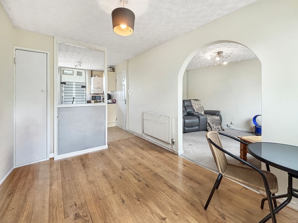 Property photo 2 of 12 ee503225De331d54Be0Acd8074B82F03c8Eaea61