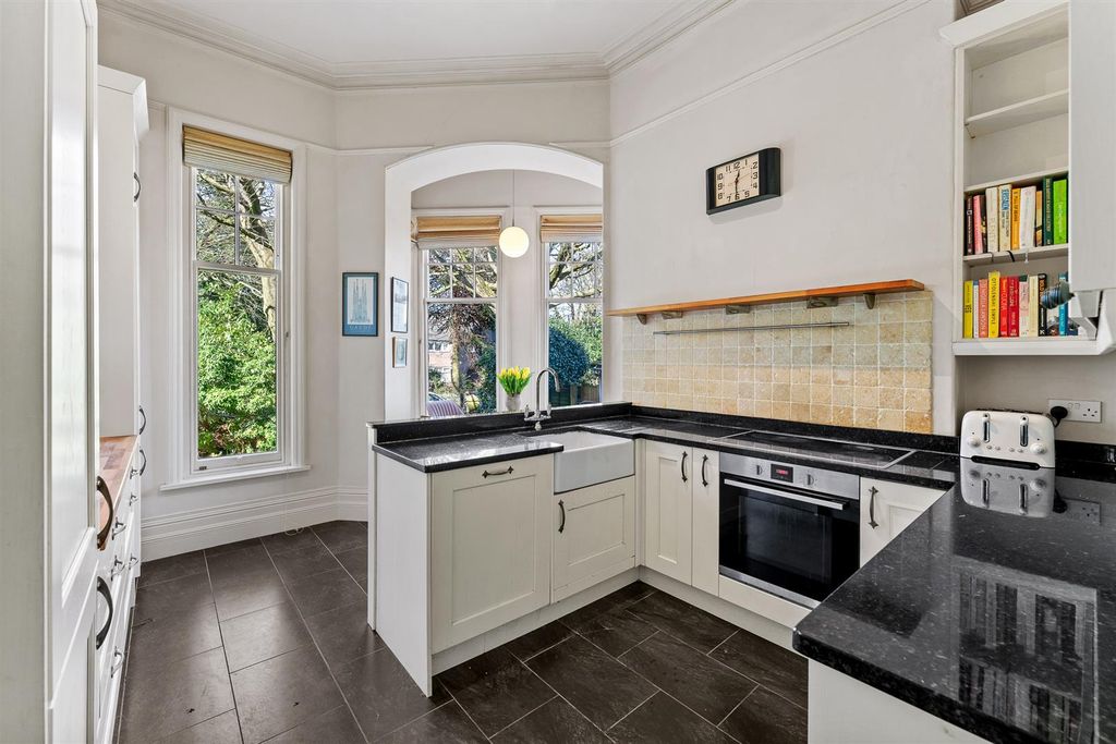 Property photo 3 of 41 Image 4