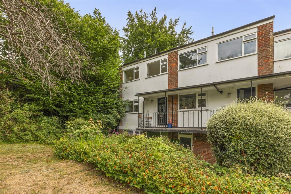 Property photo 1 of 13 Flat 4 Temple Orchard, Amersham Hill, Hp13 6Ph-12.