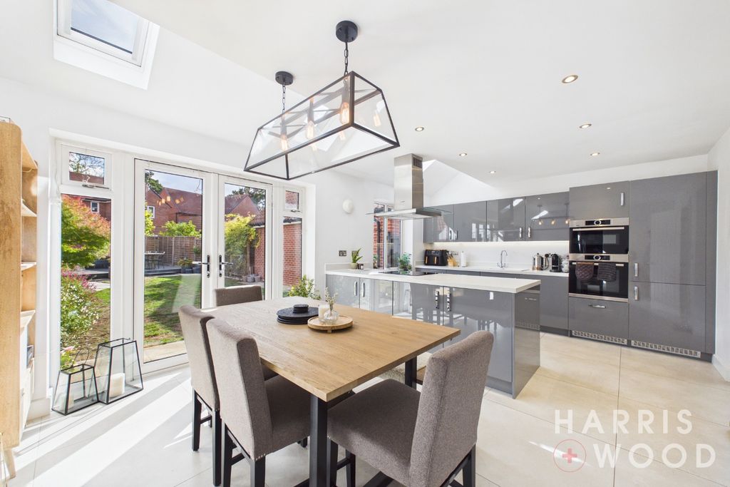 Property photo 2 of 41 5572872
