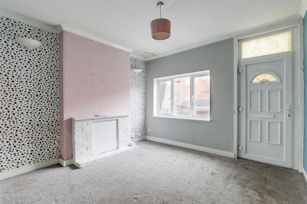 Property photo 2 of 16