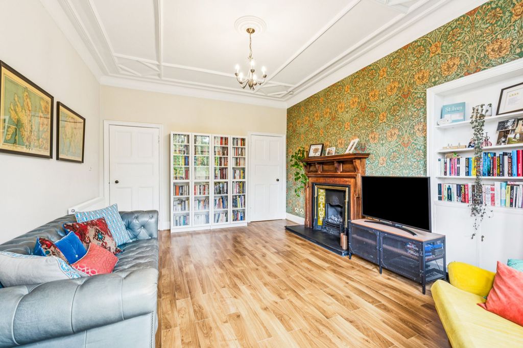 Property photo 3 of 25