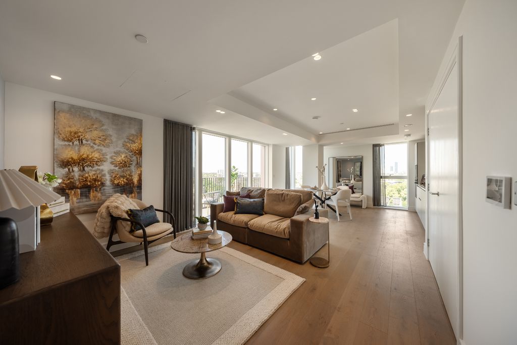 Property photo 3 of 13 Chiswick Green-41.Jpg