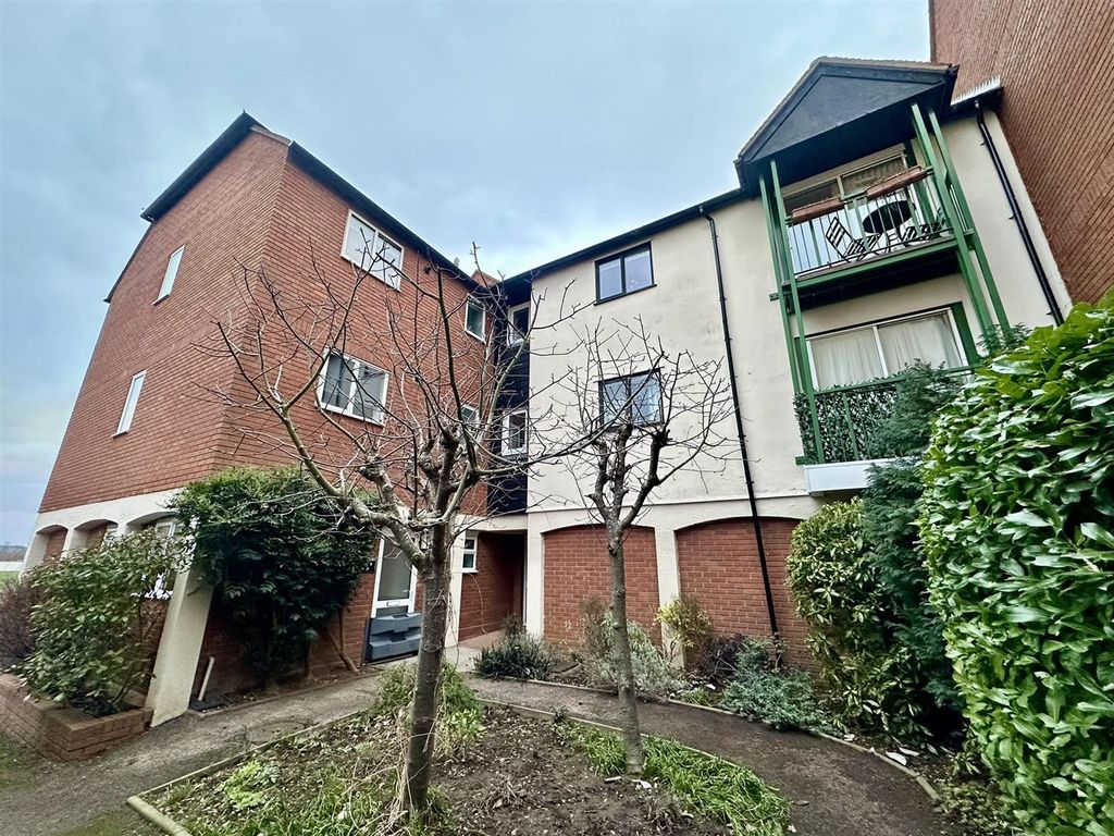 Property photo 1 of 14 Front Aspect