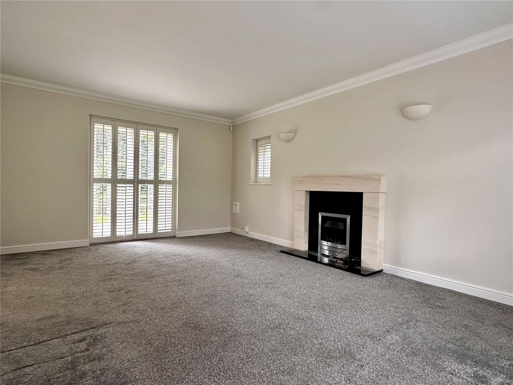 Property photo 3 of 16 Living Room