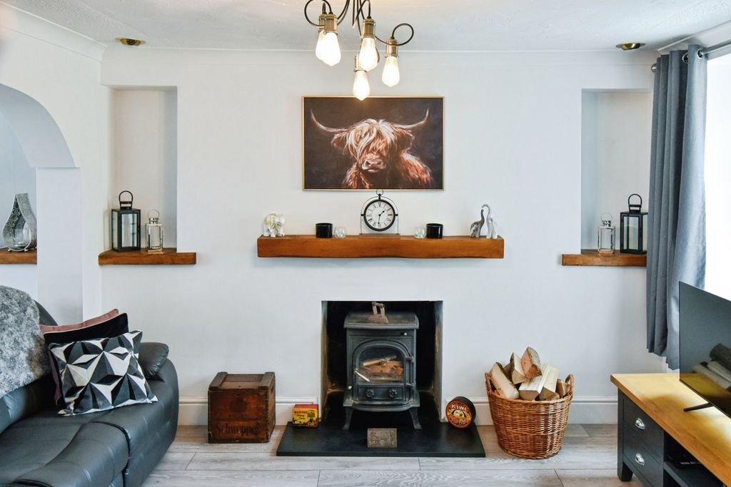 Property photo 2 of 26 Pbox-Img.Jpg
