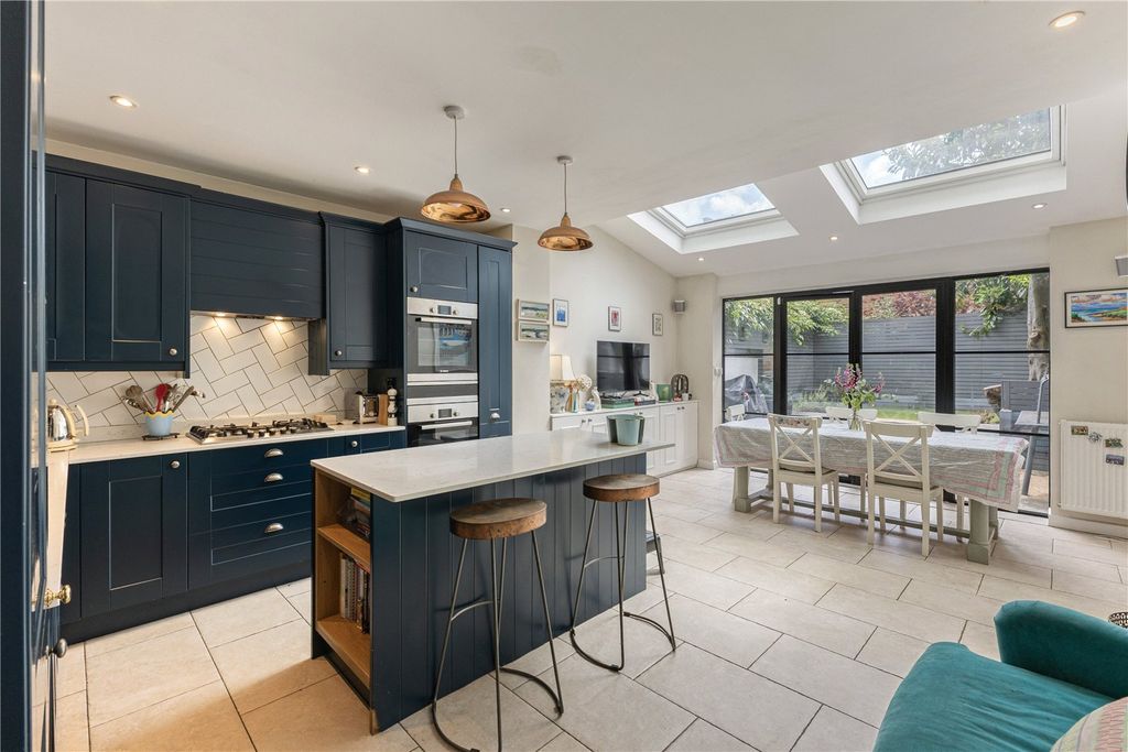 Property photo 3 of 17 Kitchen/Dining