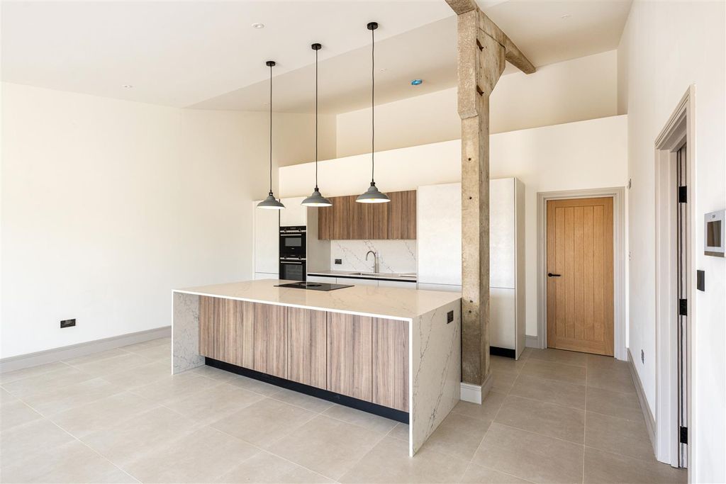 Property photo 3 of 15 Kitchen