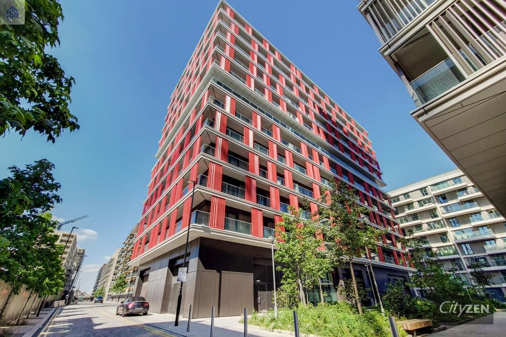 Property photo 3 of 15 James Cook Building