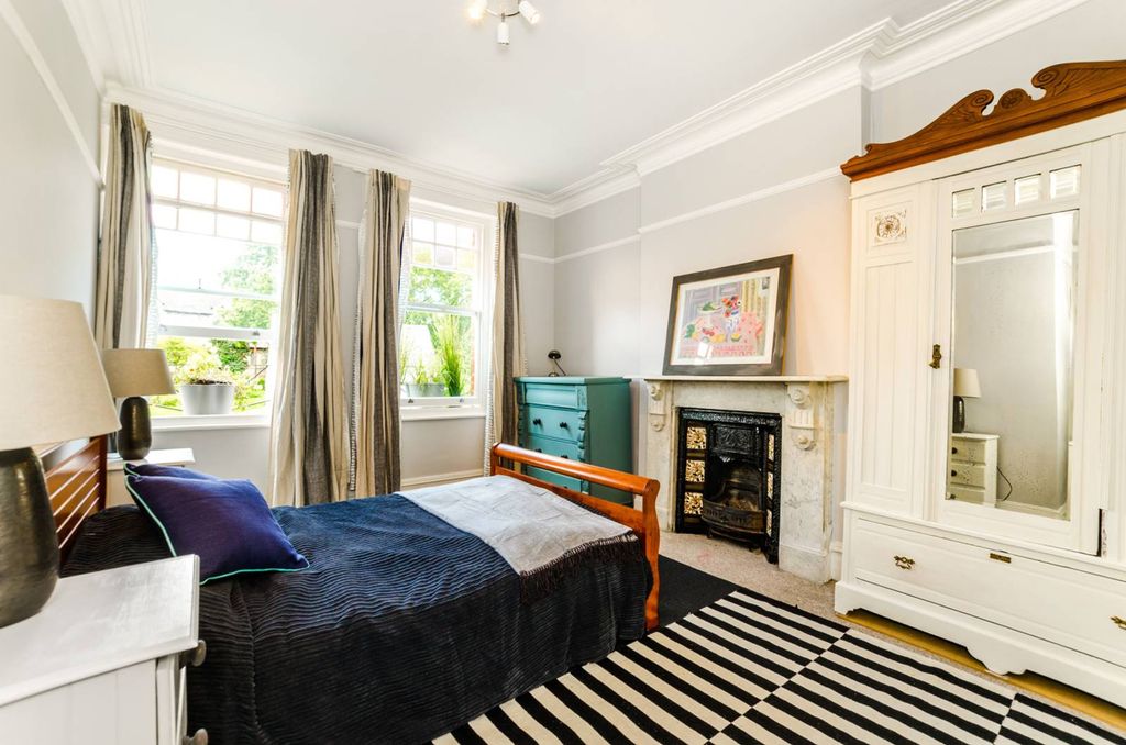 Property photo 1 of 9