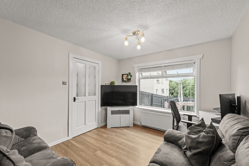 Property photo 2 of 16 5187555