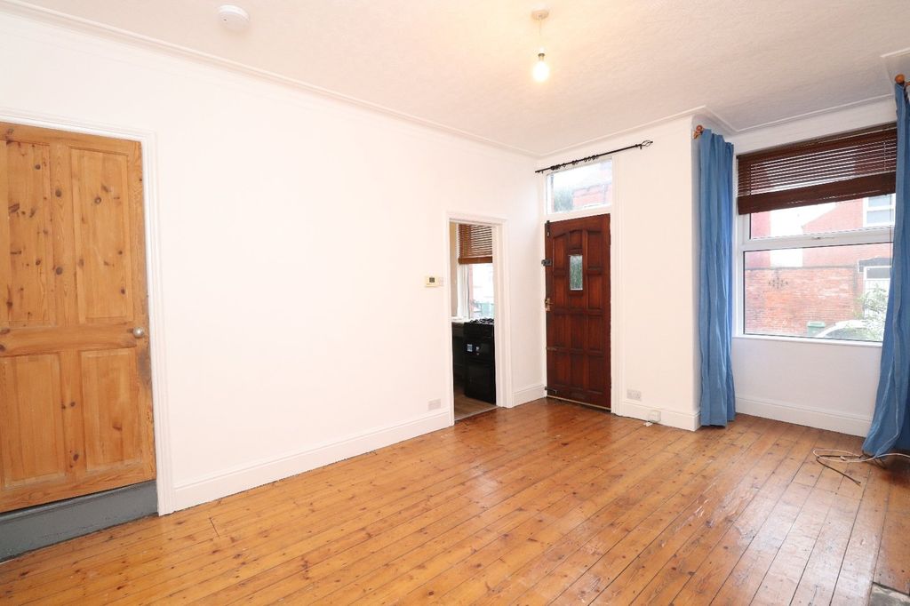 Property photo 3 of 10 Picture No. 12