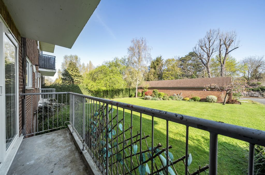 Property photo 2 of 13 1439648-12-69d696...