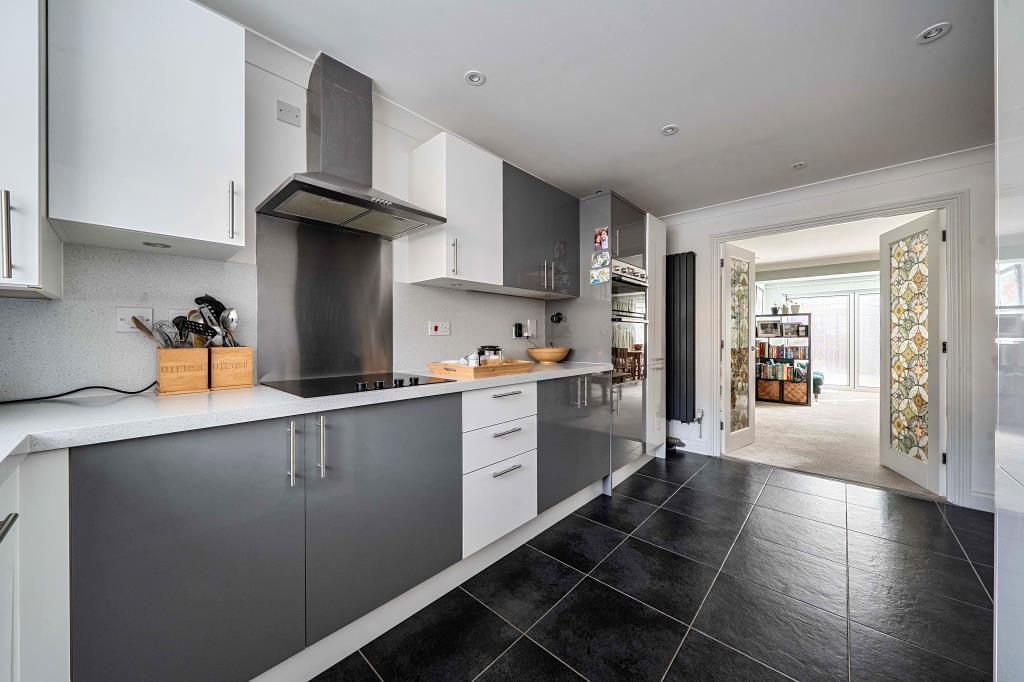 Property photo 3 of 21 Kitchen