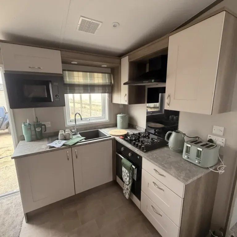 Property photo 2 of 7 Driftwood Cove Kitchen At Eastern Beach Holiday Park