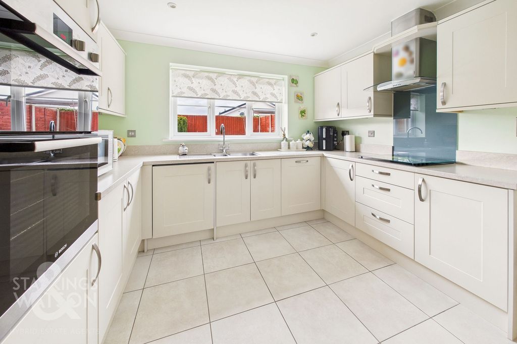 Property photo 3 of 20