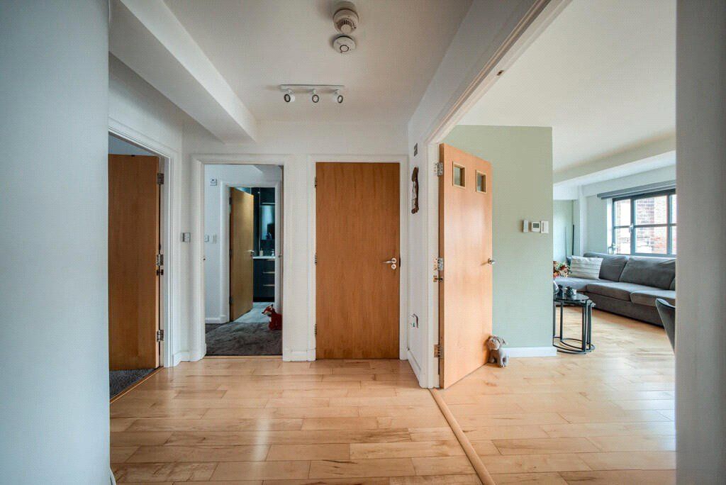 Property photo 2 of 14 Picture No. 18