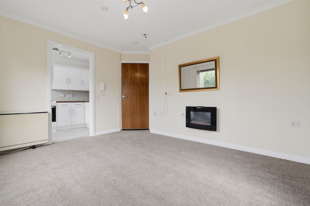 Property photo 2 of 36